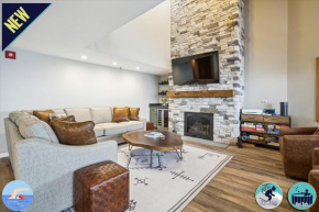Highridge B7, 4 bedroom 3 bedroom and 1/2 bath condo w/sauna, jacuzzi tub, sports center